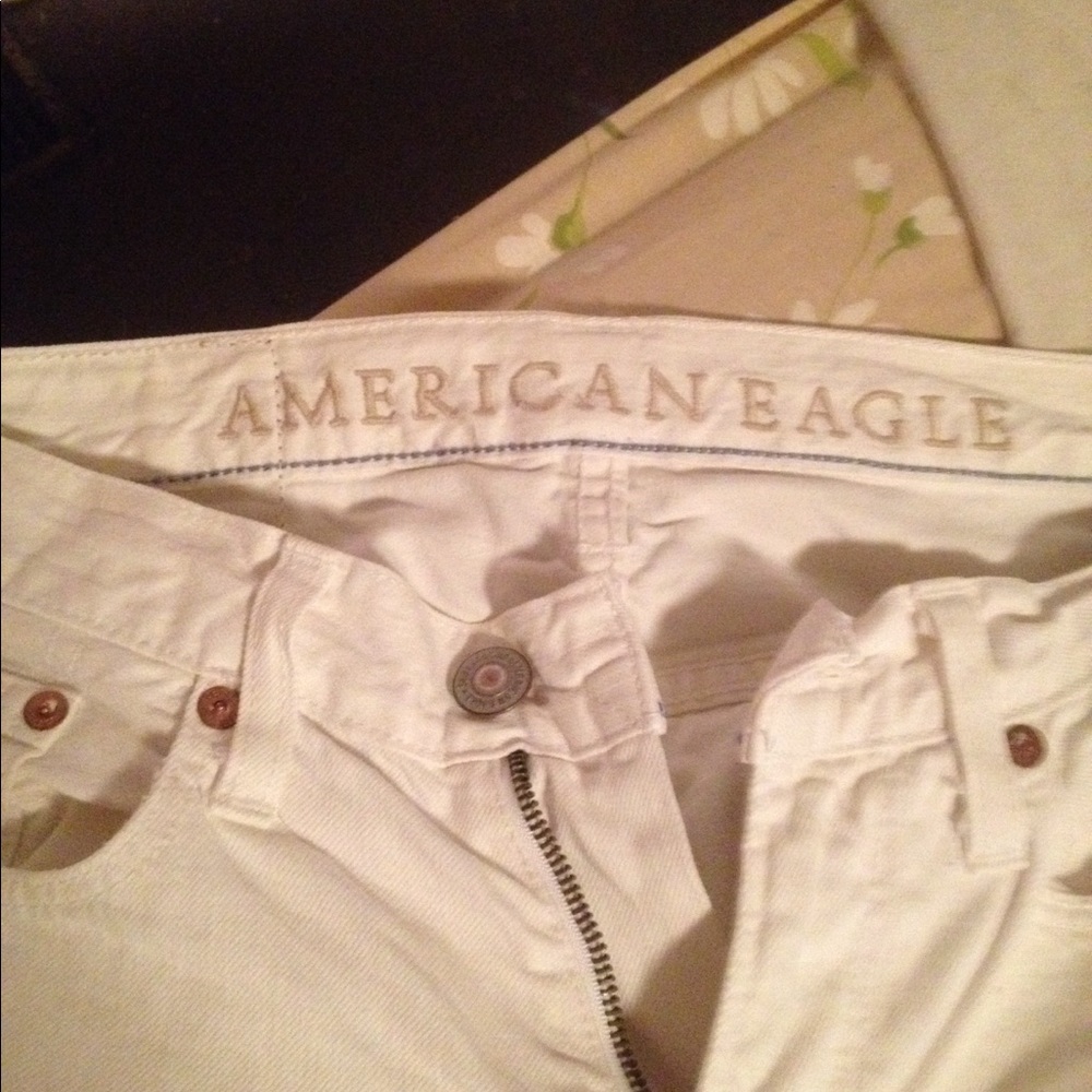 Women American Eagle white Jean